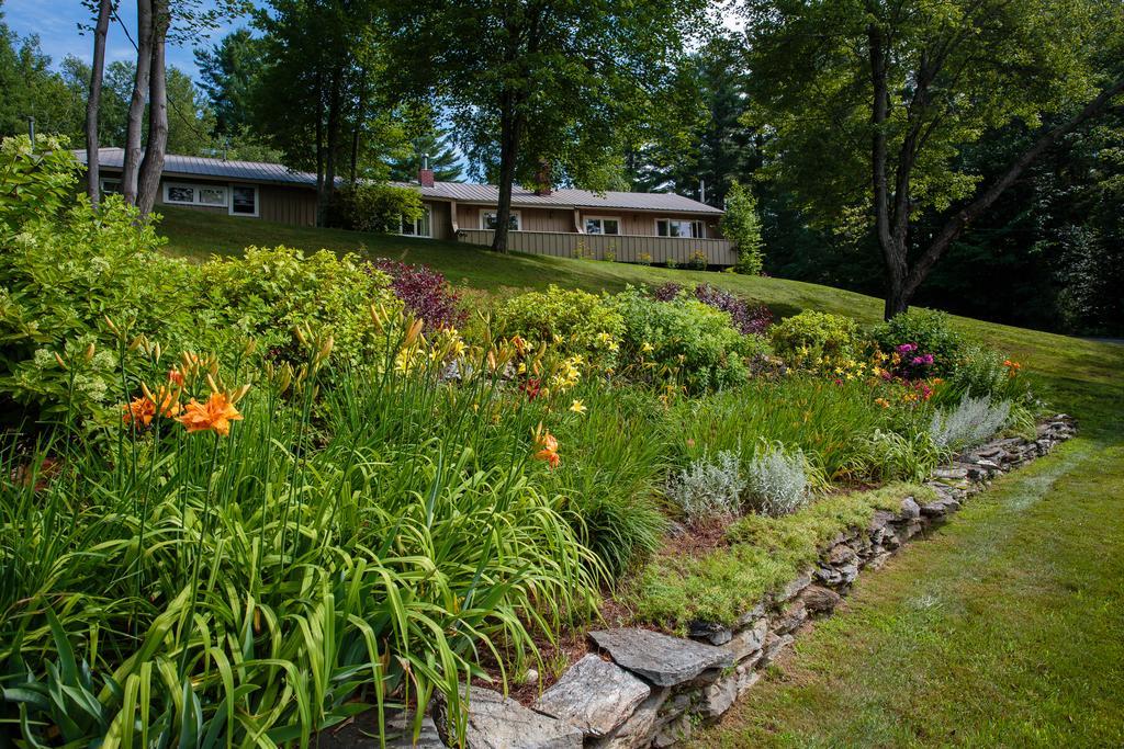 Hob Knob Inn Stowe Bagian luar foto