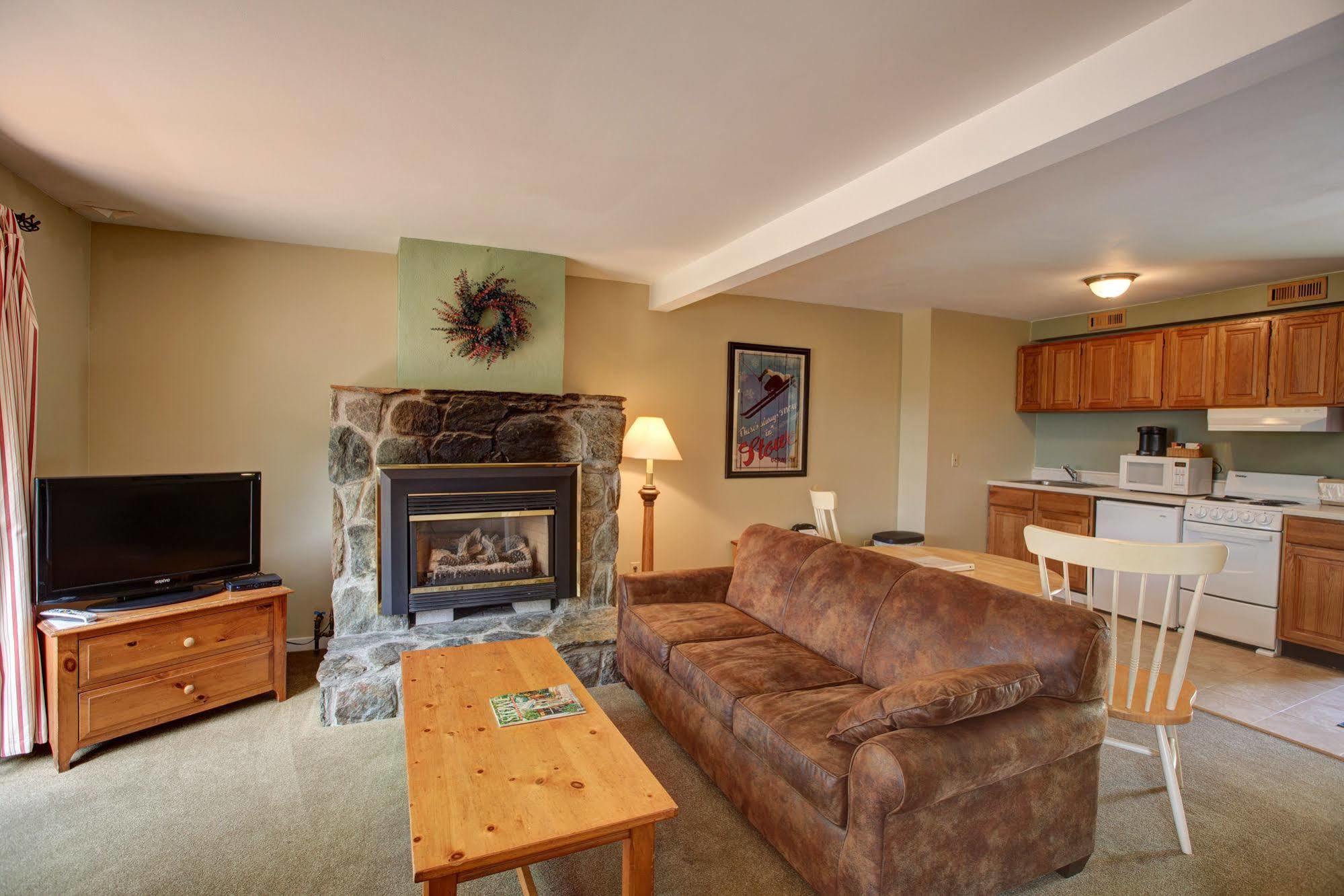 Hob Knob Inn Stowe Bagian luar foto