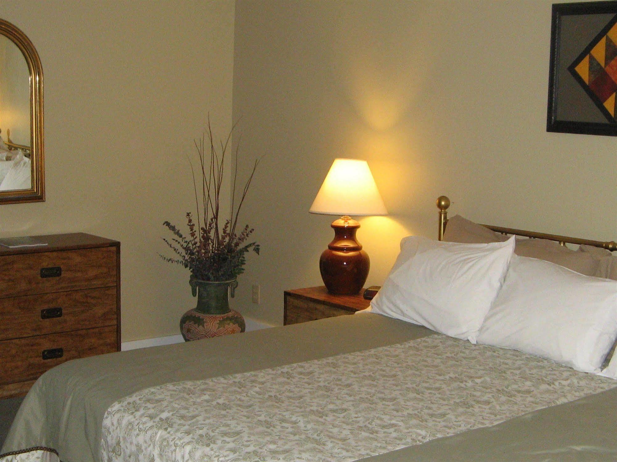 Hob Knob Inn Stowe Bagian luar foto